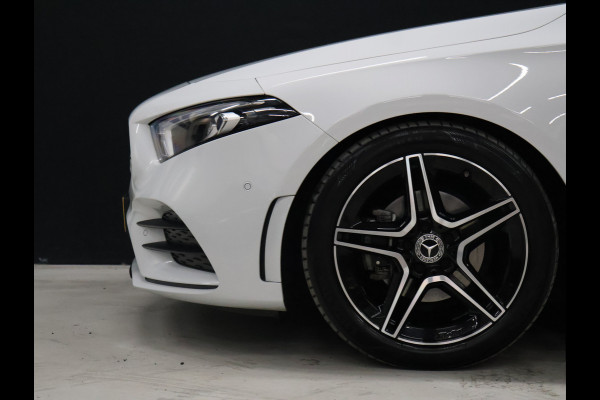 Mercedes-Benz A-Klasse 160 AMG Sport [SCHUIFKANTELDAK, CAMERA, PDC V+A, APPLE CARPLAY, ANDROID AUTO, CRUISE CONTROL, NAVIGATIE, AIRCONDITIONING, AMG PAKKET, NIEUWSTAAT]