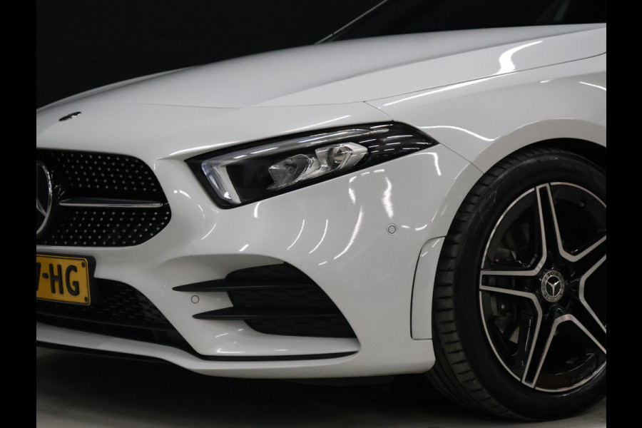 Mercedes-Benz A-Klasse 160 AMG Sport [SCHUIFKANTELDAK, CAMERA, PDC V+A, APPLE CARPLAY, ANDROID AUTO, CRUISE CONTROL, NAVIGATIE, AIRCONDITIONING, AMG PAKKET, NIEUWSTAAT]