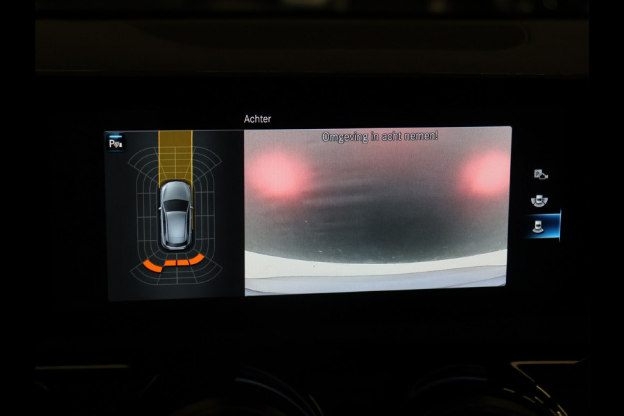 Mercedes-Benz A-Klasse 160 AMG Sport [SCHUIFKANTELDAK, CAMERA, PDC V+A, APPLE CARPLAY, ANDROID AUTO, CRUISE CONTROL, NAVIGATIE, AIRCONDITIONING, AMG PAKKET, NIEUWSTAAT]