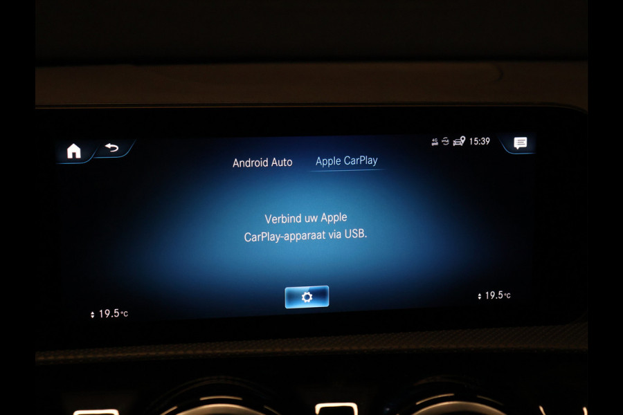 Mercedes-Benz A-Klasse 160 AMG Sport [SCHUIFKANTELDAK, CAMERA, PDC V+A, APPLE CARPLAY, ANDROID AUTO, CRUISE CONTROL, NAVIGATIE, AIRCONDITIONING, AMG PAKKET, NIEUWSTAAT]
