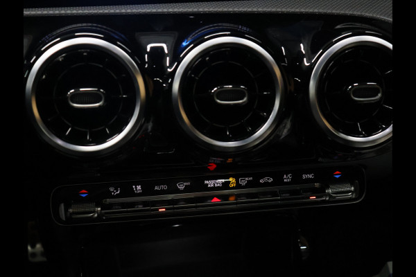 Mercedes-Benz A-Klasse 160 AMG Sport [SCHUIFKANTELDAK, CAMERA, PDC V+A, APPLE CARPLAY, ANDROID AUTO, CRUISE CONTROL, NAVIGATIE, AIRCONDITIONING, AMG PAKKET, NIEUWSTAAT]
