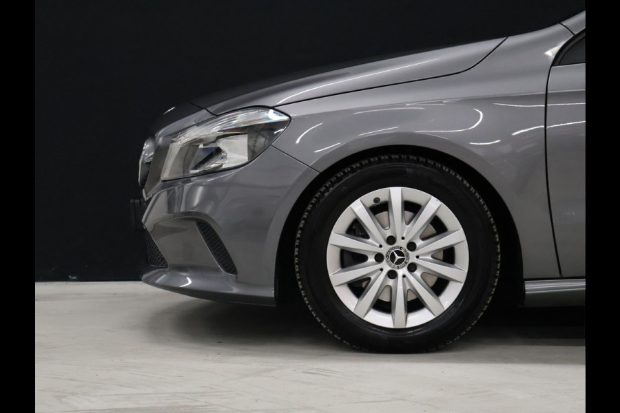 Mercedes-Benz A-Klasse 180 Business Solution [CAMERA, PDC ACHTER, CRUISE CONTROL, BLUETOOTH, AMG STOELEN, NAVIGATIE, AIRCONDITIONING, LED, NIEUWSTAAT]