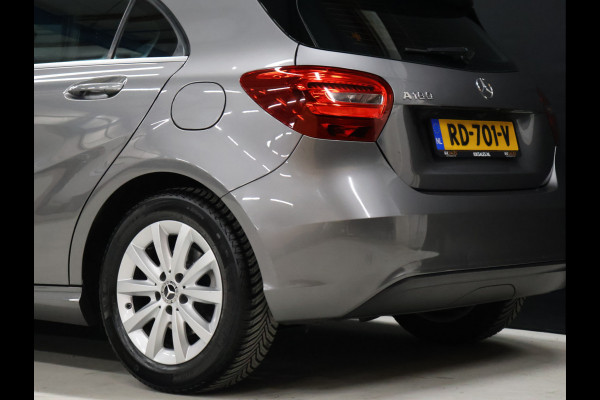 Mercedes-Benz A-Klasse 180 Business Solution [CAMERA, PDC ACHTER, CRUISE CONTROL, BLUETOOTH, AMG STOELEN, NAVIGATIE, AIRCONDITIONING, LED, NIEUWSTAAT]