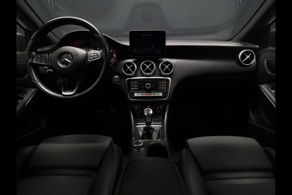 Mercedes-Benz A-Klasse 180 Business Solution [CAMERA, PDC ACHTER, CRUISE CONTROL, BLUETOOTH, AMG STOELEN, NAVIGATIE, AIRCONDITIONING, LED, NIEUWSTAAT]
