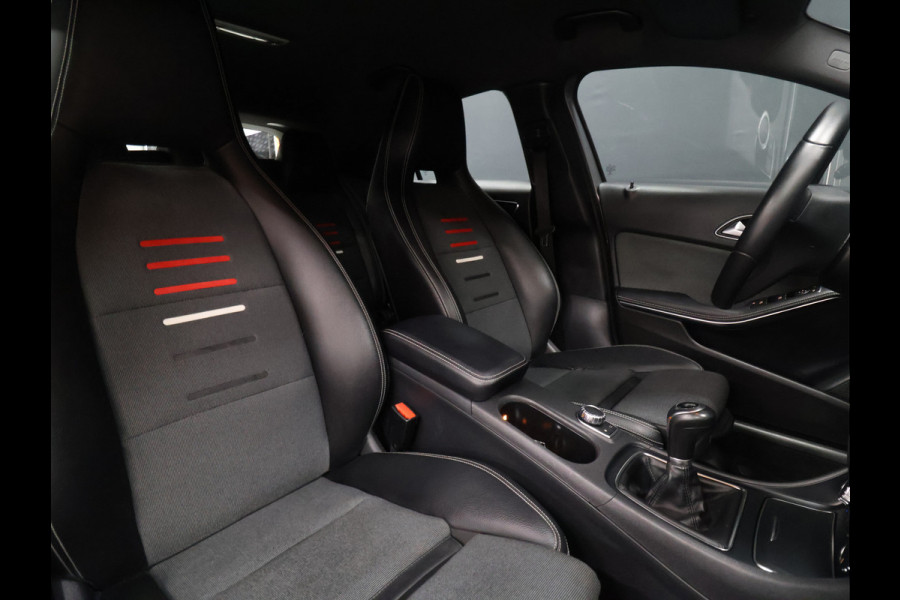 Mercedes-Benz A-Klasse 180 Business Solution [CAMERA, PDC ACHTER, CRUISE CONTROL, BLUETOOTH, AMG STOELEN, NAVIGATIE, AIRCONDITIONING, LED, NIEUWSTAAT]