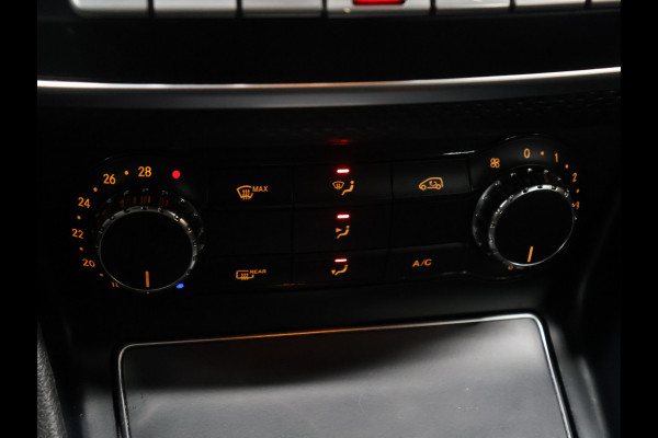 Mercedes-Benz A-Klasse 180 Business Solution [CAMERA, PDC ACHTER, CRUISE CONTROL, BLUETOOTH, AMG STOELEN, NAVIGATIE, AIRCONDITIONING, LED, NIEUWSTAAT]