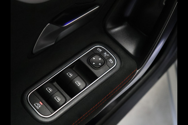 Mercedes-Benz CLA-Klasse Shooting Brake 250 e Business Solution AMG Limited [SCHUIFKANTELDAK, MEMORY SEATS, CAMERA, PDC V+A, CRUISE CONTROL, SFEERVERLICHTING, STOELVERWARMING, BLUETOOTH, NAVIGATIE, AIRCO, AMG PAKKET, NIEUWSTAAT]
