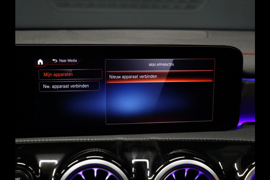 Mercedes-Benz CLA-Klasse Shooting Brake 250 e Business Solution AMG Limited [SCHUIFKANTELDAK, MEMORY SEATS, CAMERA, PDC V+A, CRUISE CONTROL, SFEERVERLICHTING, STOELVERWARMING, BLUETOOTH, NAVIGATIE, AIRCO, AMG PAKKET, NIEUWSTAAT]