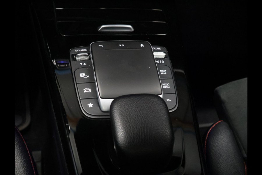 Mercedes-Benz CLA-Klasse Shooting Brake 250 e Business Solution AMG Limited [SCHUIFKANTELDAK, MEMORY SEATS, CAMERA, PDC V+A, CRUISE CONTROL, SFEERVERLICHTING, STOELVERWARMING, BLUETOOTH, NAVIGATIE, AIRCO, AMG PAKKET, NIEUWSTAAT]