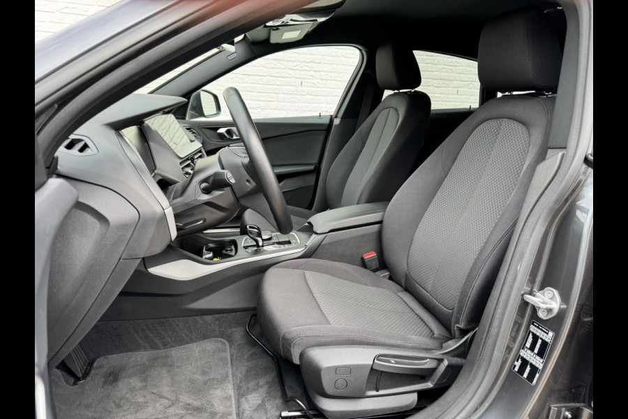 BMW 2 Serie Gran Coupé 218i Executive Adaptive cruise Climate control Keyless Navi Parkeersensoren Apple Carplay / Android Auto