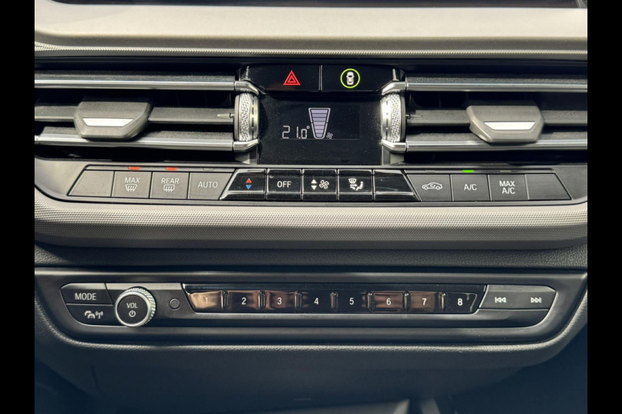 BMW 2 Serie Gran Coupé 218i Executive Adaptive cruise Climate control Keyless Navi Parkeersensoren Apple Carplay / Android Auto
