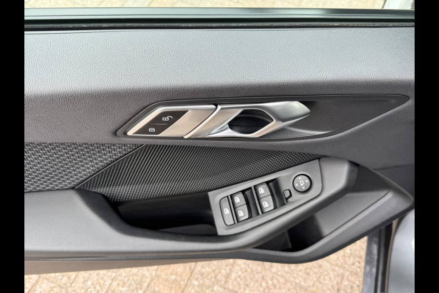 BMW 2 Serie Gran Coupé 218i Executive Adaptive cruise Climate control Keyless Navi Parkeersensoren Apple Carplay / Android Auto
