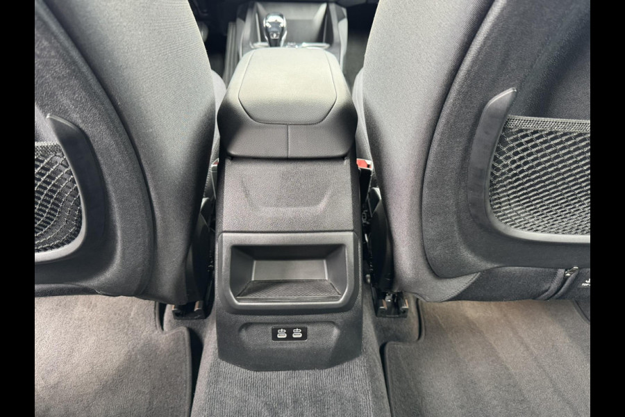 BMW 2 Serie Gran Coupé 218i Executive Adaptive cruise Climate control Keyless Navi Parkeersensoren Apple Carplay / Android Auto