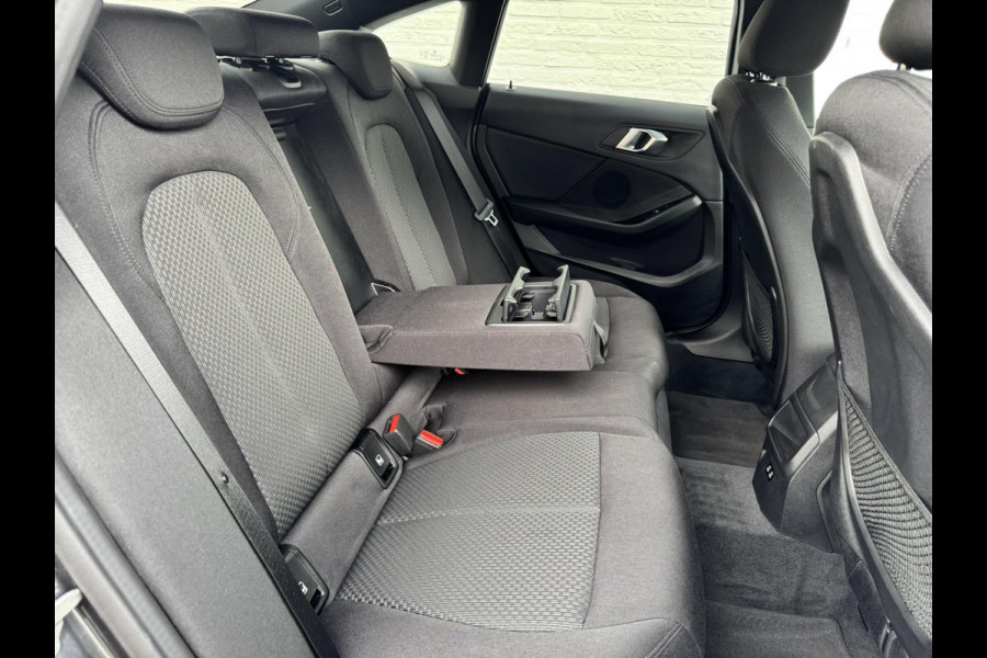 BMW 2 Serie Gran Coupé 218i Executive Adaptive cruise Climate control Keyless Navi Parkeersensoren Apple Carplay / Android Auto