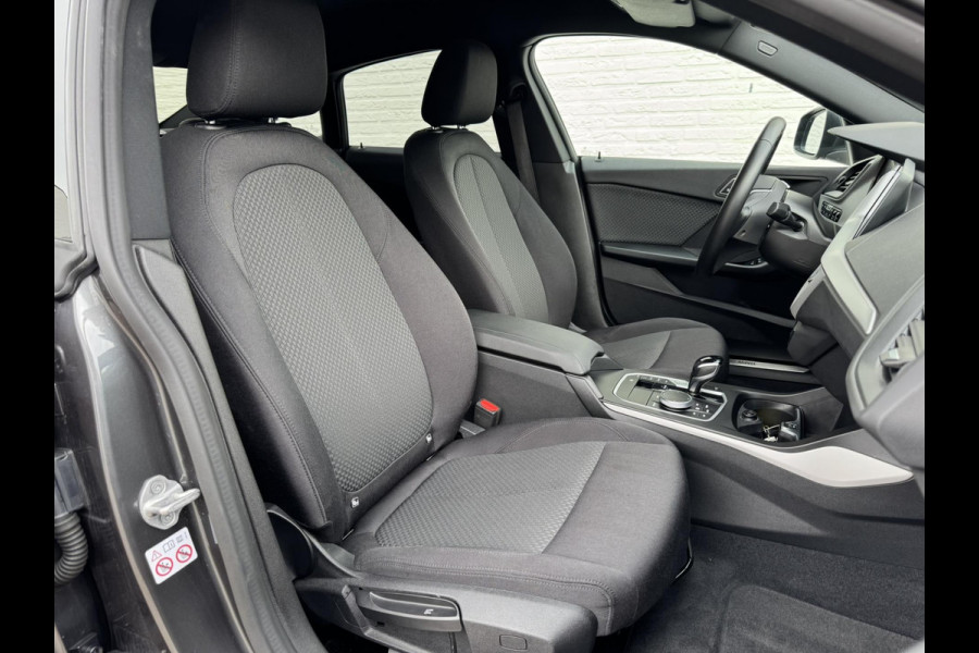 BMW 2 Serie Gran Coupé 218i Executive Adaptive cruise Climate control Keyless Navi Parkeersensoren Apple Carplay / Android Auto