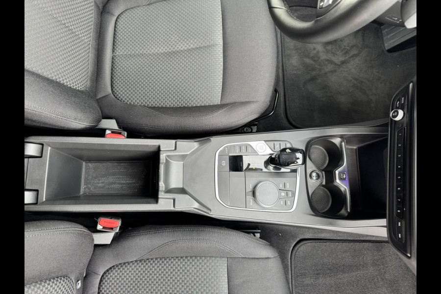 BMW 2 Serie Gran Coupé 218i Executive Adaptive cruise Climate control Keyless Navi Parkeersensoren Apple Carplay / Android Auto