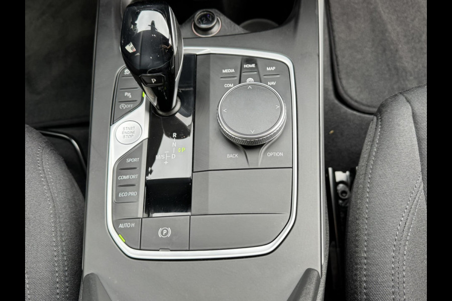 BMW 2 Serie Gran Coupé 218i Executive Adaptive cruise Climate control Keyless Navi Parkeersensoren Apple Carplay / Android Auto