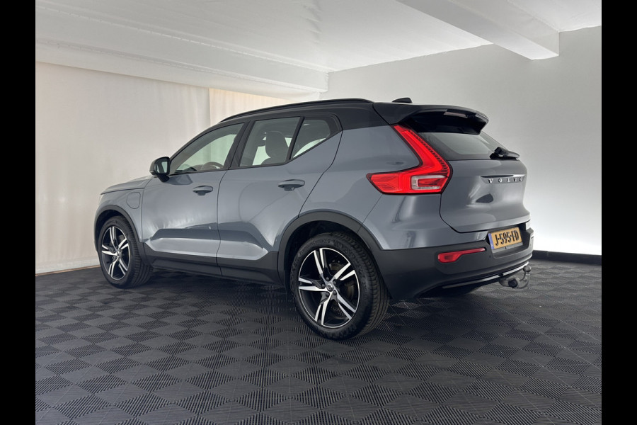 Volvo XC40 1.5 T5 Recharge R-Design (INCL.BTW) (INCL-BTW) *PANO | DIGI-COCKPIT | FULL-LED | BLIND-SPOT | PREMIUM-AUDIO | KEYLESS | APP.CONNECT | NAVI-FULLMAP | ALCANTARA-LEATHER | ECC | PDC | SPORT-SEATS | 19''ALU | TOWBAR*