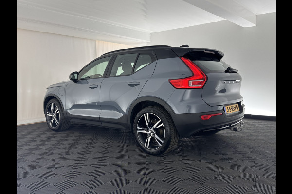 Volvo XC40 1.5 T5 Recharge R-Design (INCL.BTW) (INCL-BTW) *PANO | DIGI-COCKPIT | FULL-LED | BLIND-SPOT | PREMIUM-AUDIO | KEYLESS | APP.CONNECT | NAVI-FULLMAP | ALCANTARA-LEATHER | ECC | PDC | SPORT-SEATS | 19''ALU | TOWBAR*