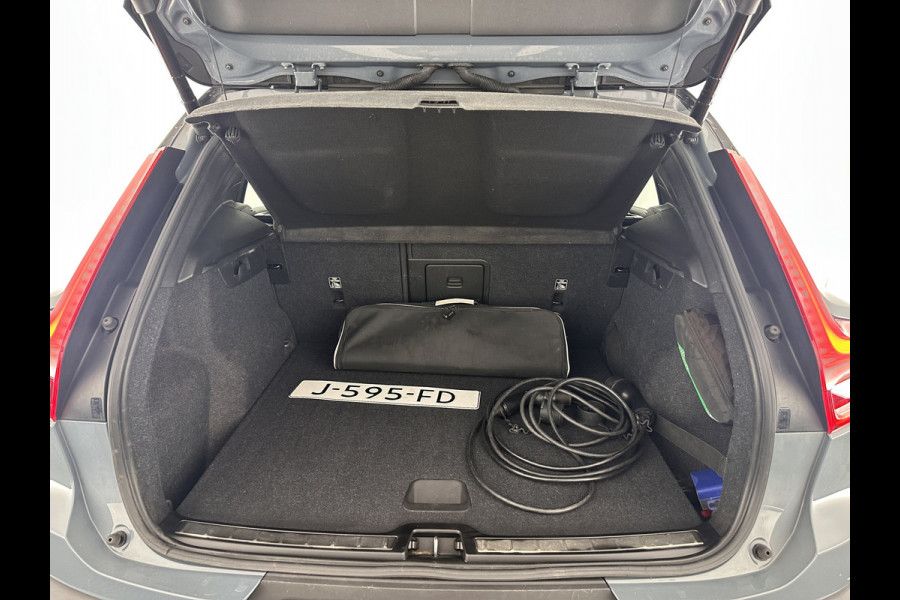 Volvo XC40 1.5 T5 Recharge R-Design (INCL.BTW) (INCL-BTW) *PANO | DIGI-COCKPIT | FULL-LED | BLIND-SPOT | PREMIUM-AUDIO | KEYLESS | APP.CONNECT | NAVI-FULLMAP | ALCANTARA-LEATHER | ECC | PDC | SPORT-SEATS | 19''ALU | TOWBAR*