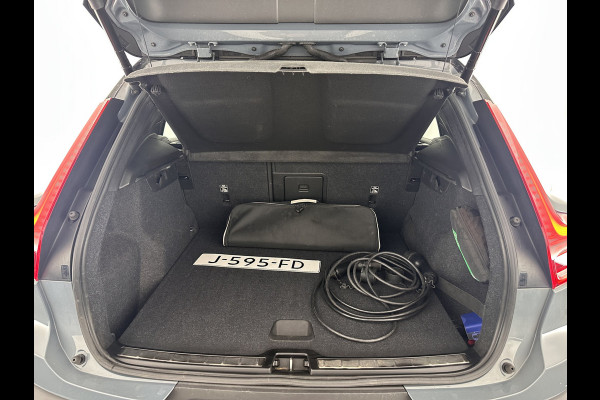 Volvo XC40 1.5 T5 Recharge R-Design (INCL.BTW) (INCL-BTW) *PANO | DIGI-COCKPIT | FULL-LED | BLIND-SPOT | PREMIUM-AUDIO | KEYLESS | APP.CONNECT | NAVI-FULLMAP | ALCANTARA-LEATHER | ECC | PDC | SPORT-SEATS | 19''ALU | TOWBAR*