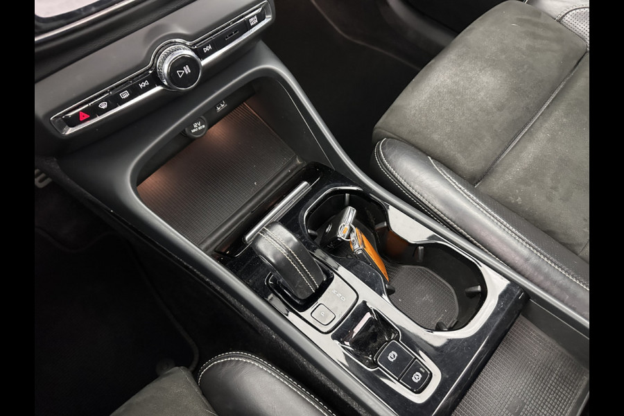 Volvo XC40 1.5 T5 Recharge R-Design (INCL.BTW) (INCL-BTW) *PANO | DIGI-COCKPIT | FULL-LED | BLIND-SPOT | PREMIUM-AUDIO | KEYLESS | APP.CONNECT | NAVI-FULLMAP | ALCANTARA-LEATHER | ECC | PDC | SPORT-SEATS | 19''ALU | TOWBAR*