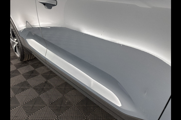 Volvo XC40 1.5 T5 Recharge R-Design (INCL.BTW) (INCL-BTW) *PANO | DIGI-COCKPIT | FULL-LED | BLIND-SPOT | PREMIUM-AUDIO | KEYLESS | APP.CONNECT | NAVI-FULLMAP | ALCANTARA-LEATHER | ECC | PDC | SPORT-SEATS | 19''ALU | TOWBAR*