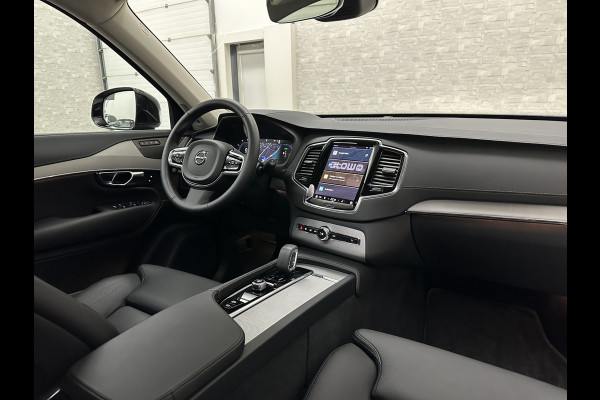 Volvo XC90 T8 R 455pk Long Range AWD Plus Dark | Luchtvering | Panorama | 360 Camera | Trekhaak | Pilot-Assist | ACC | Leder | Memory | Harman-Kardon | BLIS | Sportstoelen | Stoelverwarming V+A | Suurverwarming | Keyless-Entry | Standkachel | Full-LED | Zonwering | Getint Glas | Black-Optic | Draadloos Laden | Carplay |