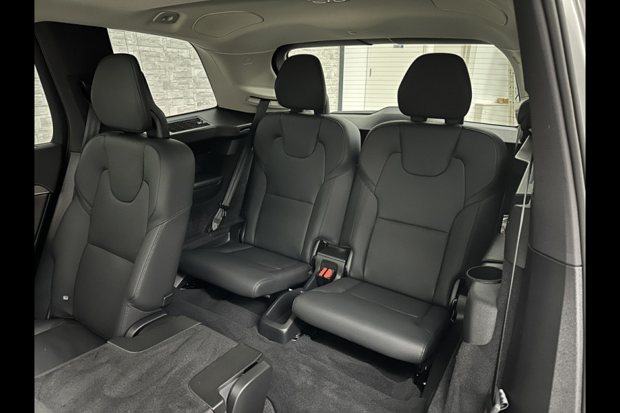 Volvo XC90 T8 R 455pk Long Range AWD Plus Dark | Luchtvering | Panorama | 360 Camera | Trekhaak | Pilot-Assist | ACC | Leder | Memory | Harman-Kardon | BLIS | Sportstoelen | Stoelverwarming V+A | Suurverwarming | Keyless-Entry | Standkachel | Full-LED | Zonwering | Getint Glas | Black-Optic | Draadloos Laden | Carplay |