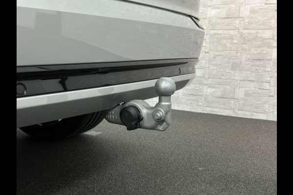 Volvo XC90 T8 R 455pk Long Range AWD Plus Dark | Luchtvering | Panorama | 360 Camera | Trekhaak | Pilot-Assist | ACC | Leder | Memory | Harman-Kardon | BLIS | Sportstoelen | Stoelverwarming V+A | Suurverwarming | Keyless-Entry | Standkachel | Full-LED | Zonwering | Getint Glas | Black-Optic | Draadloos Laden | Carplay |