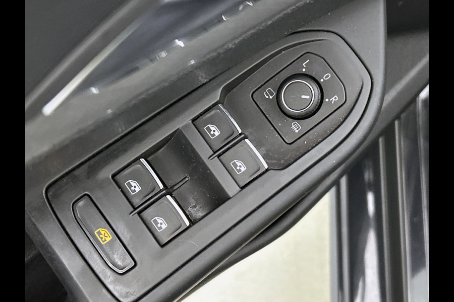 Volkswagen Golf 1.0 TSI Sport (VIRTUAL COCKPIT, SFEERVERLICHTING, NAVIGATIE , PARKEERSENSOREN, 1e EIGENAAR, GOED ONDERHOUDEN)