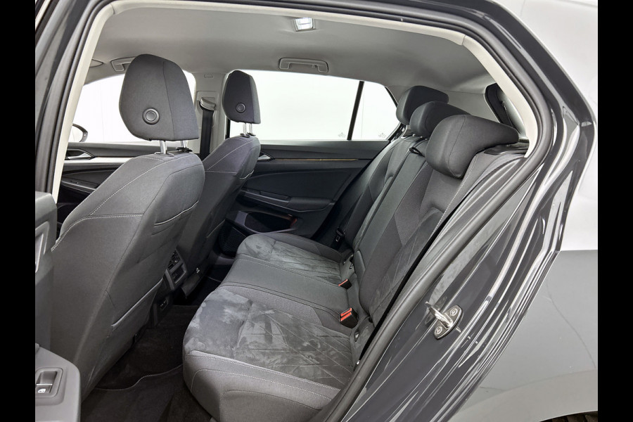 Volkswagen Golf 1.0 TSI Sport (VIRTUAL COCKPIT, SFEERVERLICHTING, NAVIGATIE , PARKEERSENSOREN, 1e EIGENAAR, GOED ONDERHOUDEN)