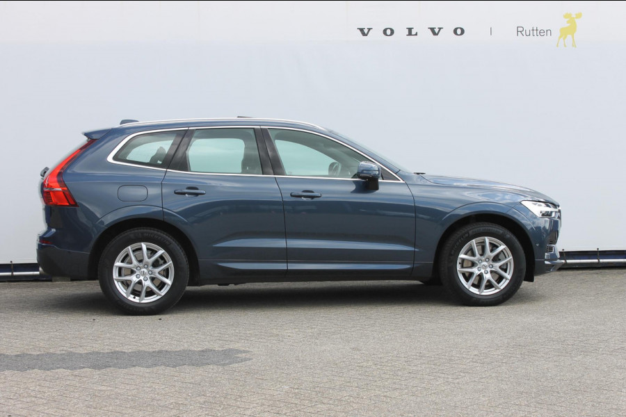 Volvo XC60 T5 AWD 250pk Automaat Momentum Navigatie / Panoramisch schuif-kanteldak / Apple Carplay / Semi elektrisch wegklapbare trekhaak / Lederen bekleding / Cruise Control