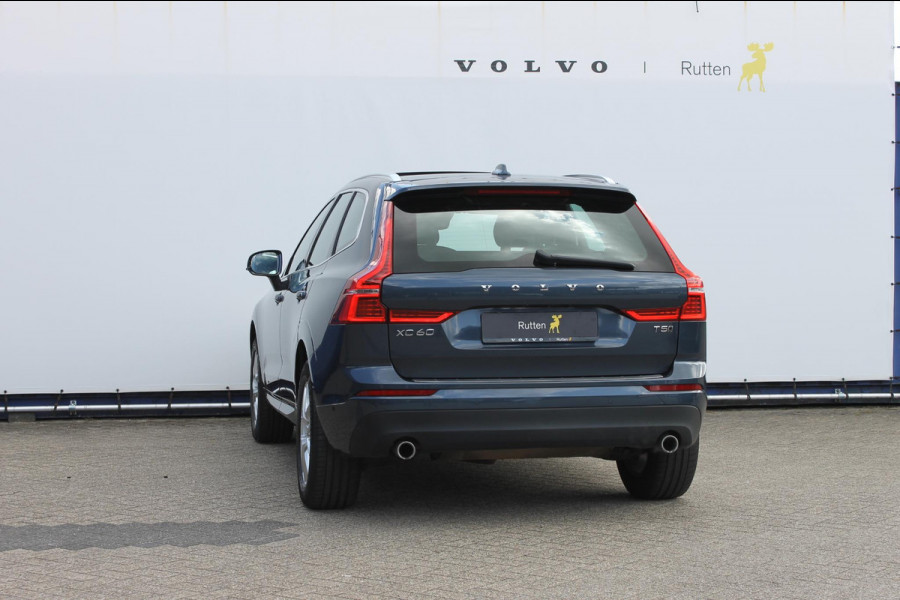 Volvo XC60 T5 AWD 250pk Automaat Momentum Navigatie / Panoramisch schuif-kanteldak / Apple Carplay / Semi elektrisch wegklapbare trekhaak / Lederen bekleding / Cruise Control