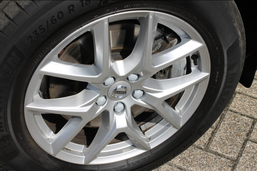 Volvo XC60 T5 AWD 250pk Automaat Momentum Navigatie / Panoramisch schuif-kanteldak / Apple Carplay / Semi elektrisch wegklapbare trekhaak / Lederen bekleding / Cruise Control