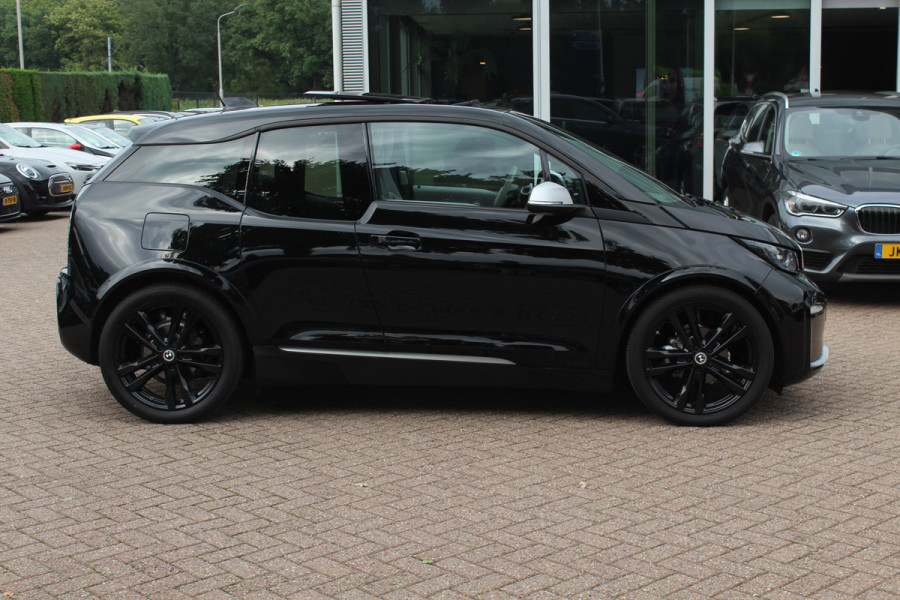 BMW i3 S iPerformance 94Ah 33 kWh / SoH 89.6% / Full option! / Panoramadak / Camera / Keyless / 20'' / Warmtepomp / Harman Kardon / Apple CarPlay / DAB / Getint glas / Stoelverwarming / ACC