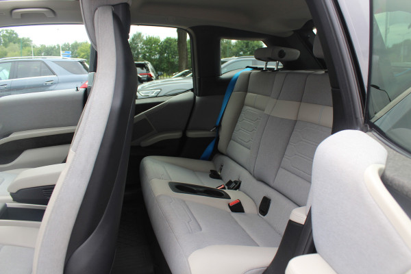 BMW i3 S iPerformance 94Ah 33 kWh / SoH 89.6% / Full option! / Panoramadak / Camera / Keyless / 20'' / Warmtepomp / Harman Kardon / Apple CarPlay / DAB / Getint glas / Stoelverwarming / ACC