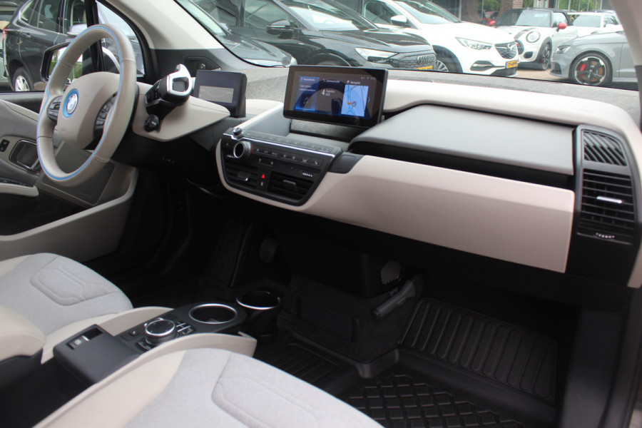 BMW i3 S iPerformance 94Ah 33 kWh / SoH 89.6% / Full option! / Panoramadak / Camera / Keyless / 20'' / Warmtepomp / Harman Kardon / Apple CarPlay / DAB / Getint glas / Stoelverwarming / ACC