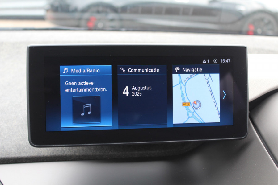 BMW i3 S iPerformance 94Ah 33 kWh / SoH 89.6% / Full option! / Panoramadak / Camera / Keyless / 20'' / Warmtepomp / Harman Kardon / Apple CarPlay / DAB / Getint glas / Stoelverwarming / ACC