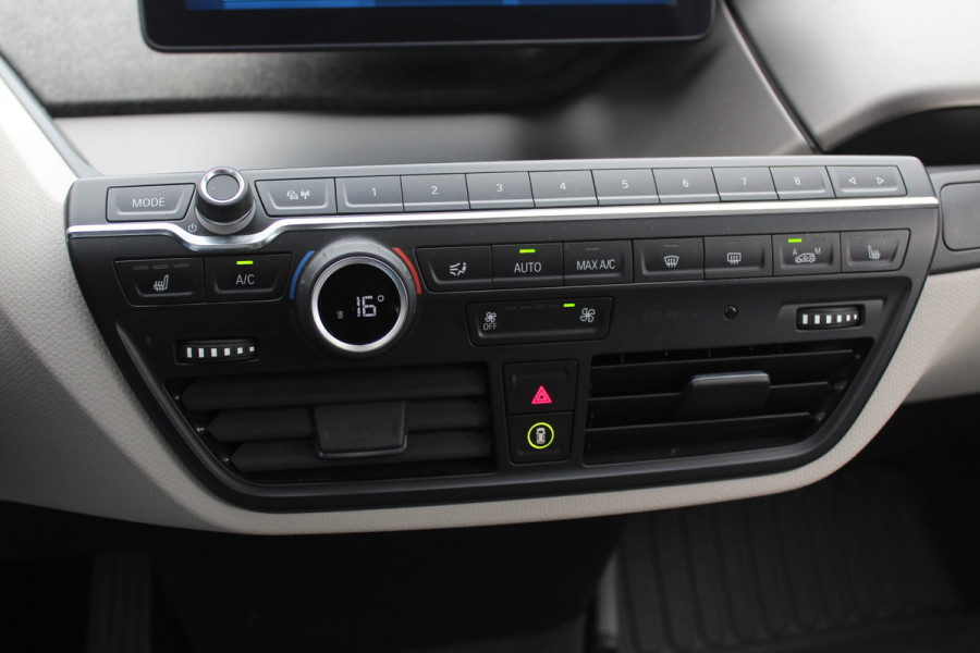 BMW i3 S iPerformance 94Ah 33 kWh / SoH 89.6% / Full option! / Panoramadak / Camera / Keyless / 20'' / Warmtepomp / Harman Kardon / Apple CarPlay / DAB / Getint glas / Stoelverwarming / ACC