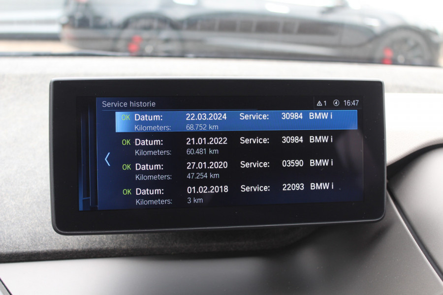 BMW i3 S iPerformance 94Ah 33 kWh / SoH 89.6% / Full option! / Panoramadak / Camera / Keyless / 20'' / Warmtepomp / Harman Kardon / Apple CarPlay / DAB / Getint glas / Stoelverwarming / ACC