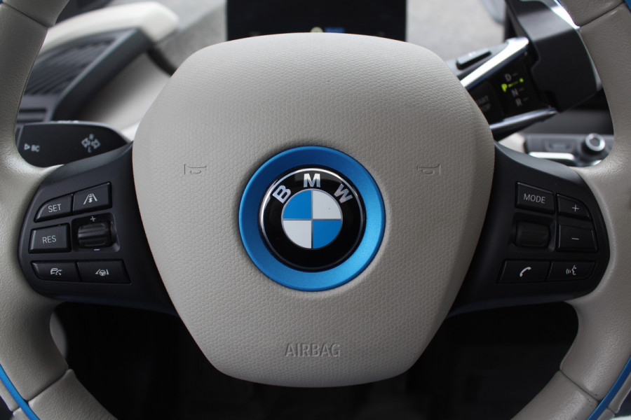 BMW i3 S iPerformance 94Ah 33 kWh / SoH 89.6% / Full option! / Panoramadak / Camera / Keyless / 20'' / Warmtepomp / Harman Kardon / Apple CarPlay / DAB / Getint glas / Stoelverwarming / ACC