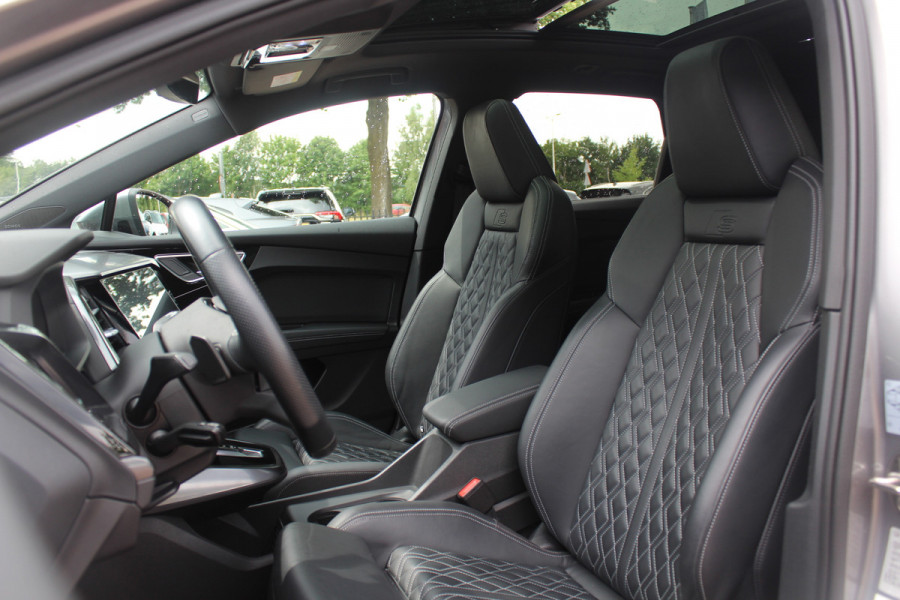 Audi Q4 e-tron 40 Launch edition S Competition 77 kWh / SoH 93.7% / Full option! / Panoramadak / Camera / RS Stoelen / Head-up / 21'' / B&O / Matrix LED / Dodehoek / Keyless / Navigatie / Stoelverwarming / DAB / ACC