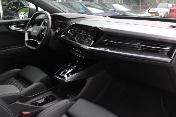 Audi Q4 e-tron 40 Launch edition S Competition 77 kWh / SoH 93.7% / Full option! / Panoramadak / Camera / RS Stoelen / Head-up / 21'' / B&O / Matrix LED / Dodehoek / Keyless / Navigatie / Stoelverwarming / DAB / ACC