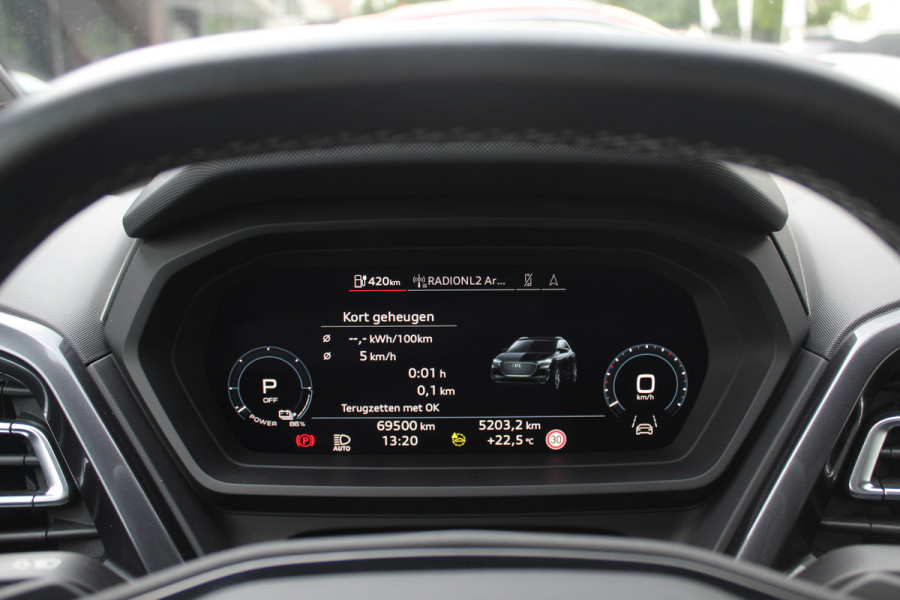 Audi Q4 e-tron 40 Launch edition S Competition 77 kWh / SoH 93.7% / Full option! / Panoramadak / Camera / RS Stoelen / Head-up / 21'' / B&O / Matrix LED / Dodehoek / Keyless / Navigatie / Stoelverwarming / DAB / ACC