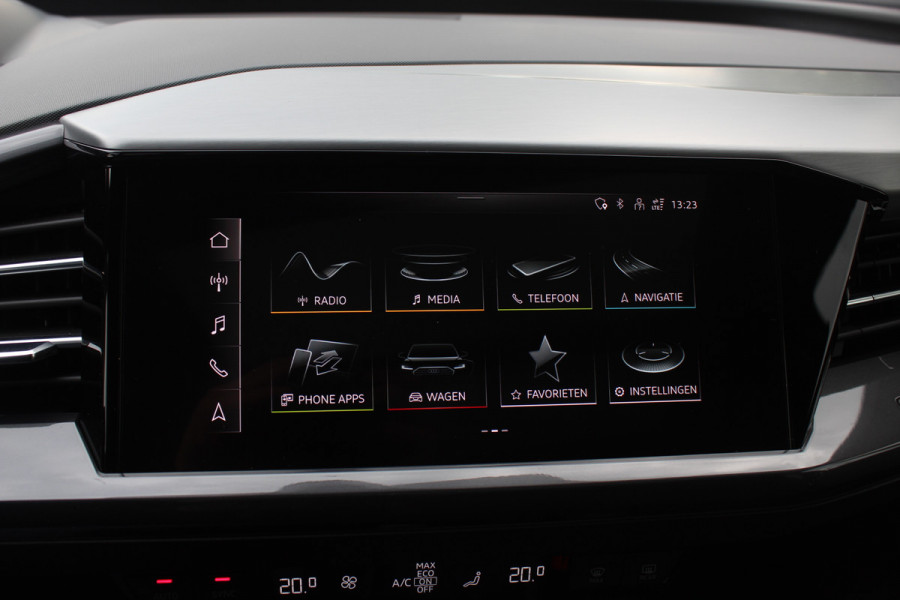 Audi Q4 e-tron 40 Launch edition S Competition 77 kWh / SoH 93.7% / Full option! / Panoramadak / Camera / RS Stoelen / Head-up / 21'' / B&O / Matrix LED / Dodehoek / Keyless / Navigatie / Stoelverwarming / DAB / ACC
