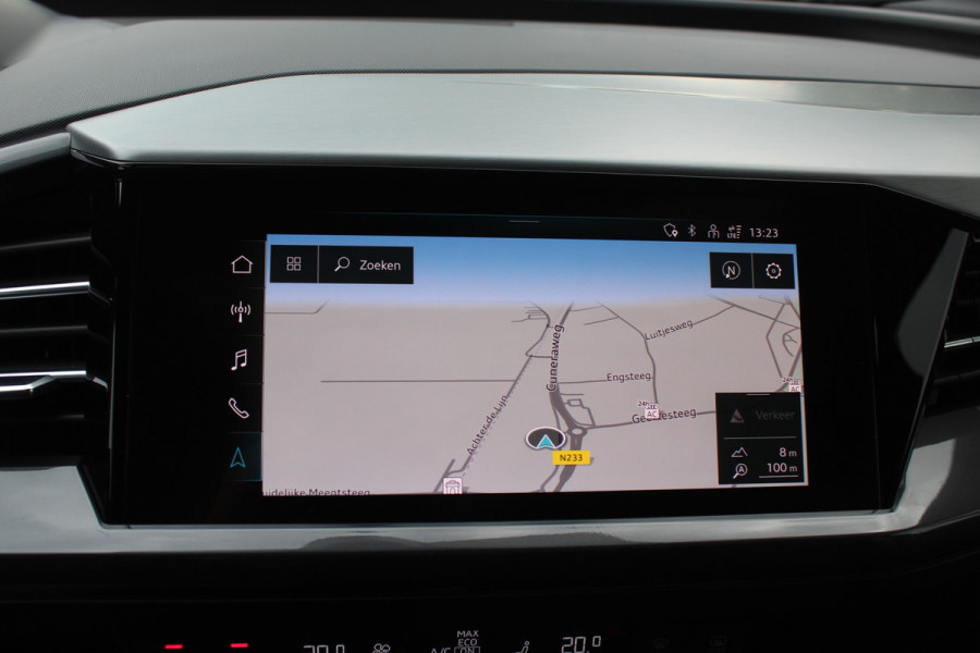 Audi Q4 e-tron 40 Launch edition S Competition 77 kWh / SoH 93.7% / Full option! / Panoramadak / Camera / RS Stoelen / Head-up / 21'' / B&O / Matrix LED / Dodehoek / Keyless / Navigatie / Stoelverwarming / DAB / ACC