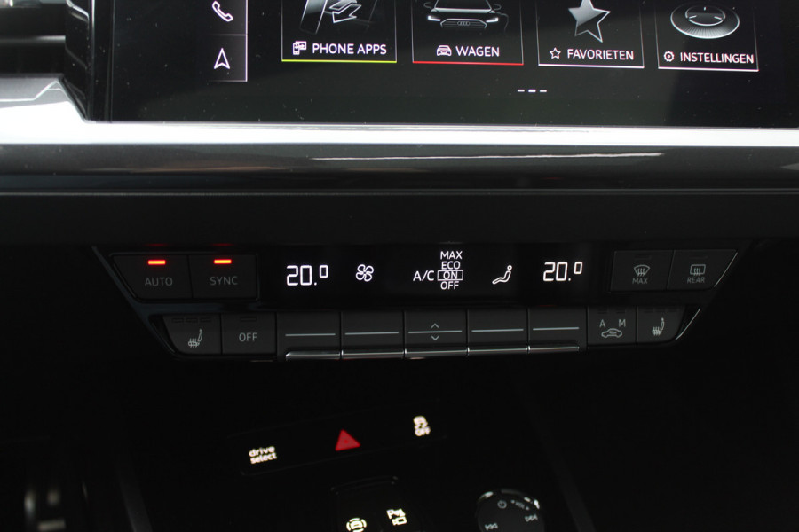 Audi Q4 e-tron 40 Launch edition S Competition 77 kWh / SoH 93.7% / Full option! / Panoramadak / Camera / RS Stoelen / Head-up / 21'' / B&O / Matrix LED / Dodehoek / Keyless / Navigatie / Stoelverwarming / DAB / ACC