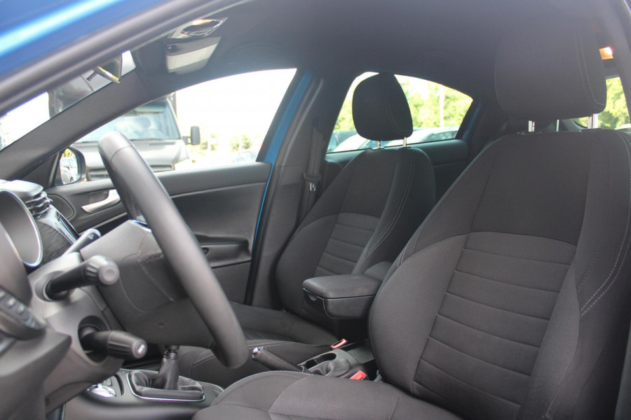 Alfa Romeo Giulietta 1.4 Turbo 120PK SPORT | ACHTERUITRIJ CAMERA | DAB+ RADIO | PARKEERSENSOREN VOOR EN ACHTER | AFNEEMBARE TREKHAAK | CRUISE CONTROL | CLIMATE CONTROL | SUPER NETTE AUTO! |