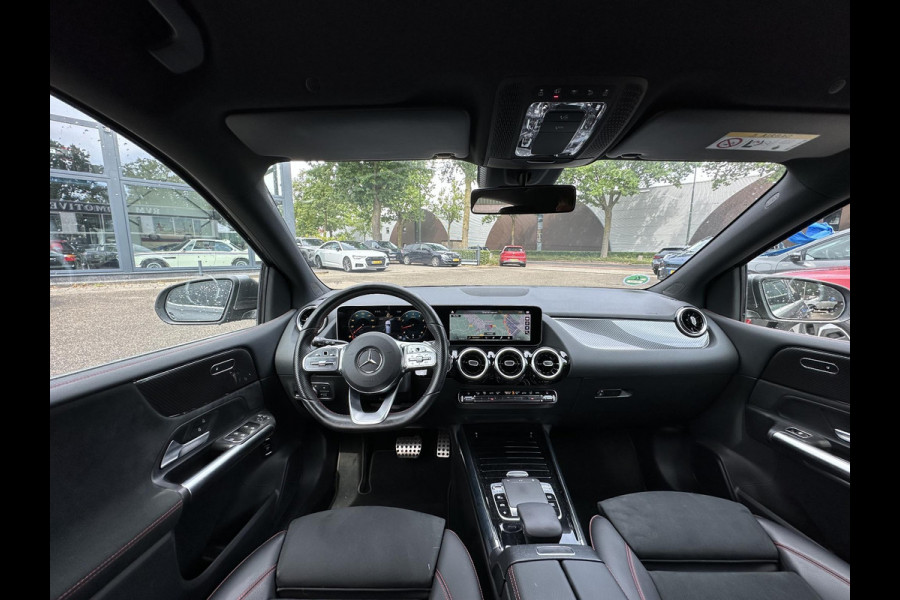 Mercedes-Benz B-Klasse 180 Business Solution AMG ORIGINEEL NL AUTO MET NAP | ELEKTRISCHE ACHTERKLEP | STOELVERWARMING | TREKHAAK | CAMERA | UNIEKE KM-STAND | RIJKLAAR GELEVERD MET 12 MND BOVAG GARANTIE TIE